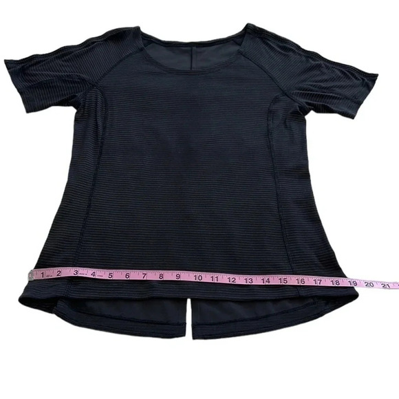 Lululemon Run: Silver Lining Short Sleeve - Size 4 - Picture 9 of 10